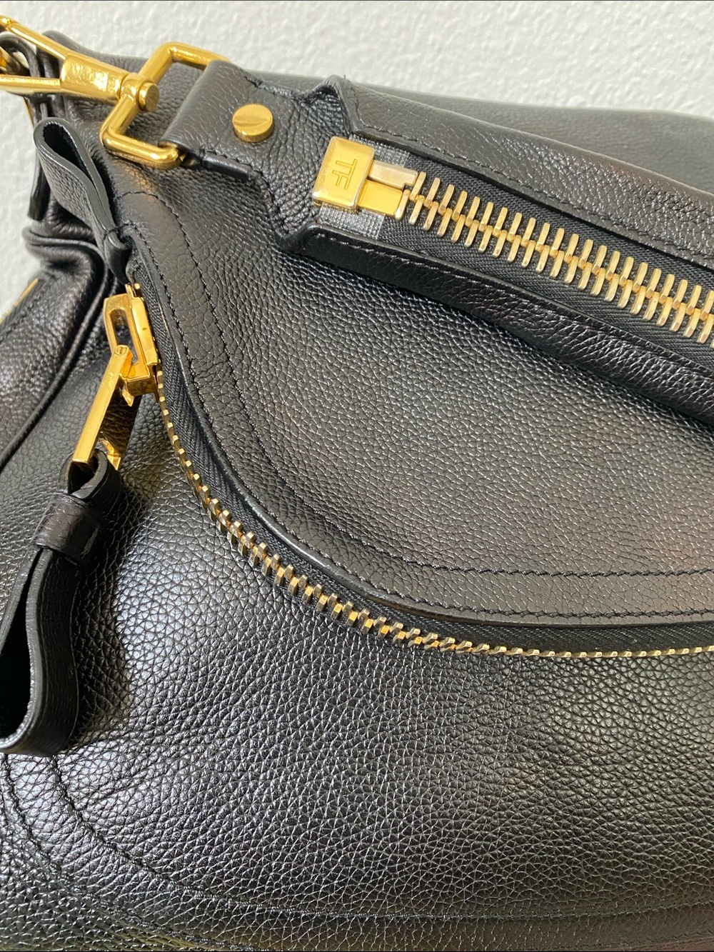 Tom Ford Large Jennifer Black Leather Shoulder Bag with Gold Hardware - Picture 4 of 12